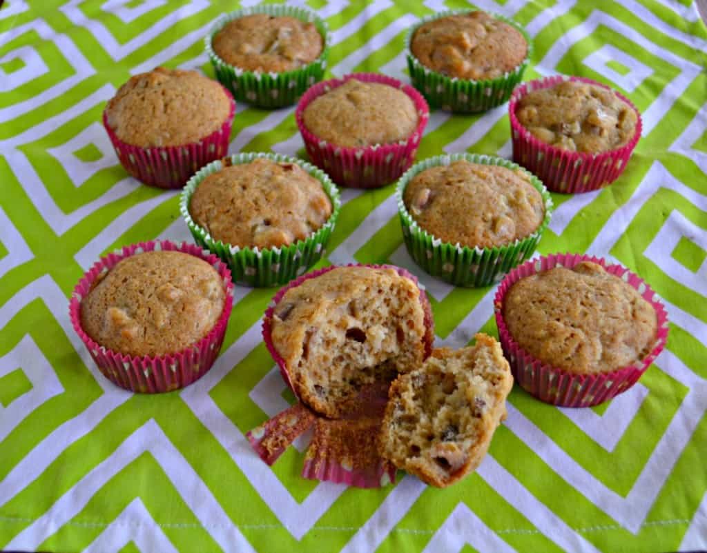 Forget the strawberries, rhubarb is delicious on its own! These Honey Rhubarb Muffins are amazing!