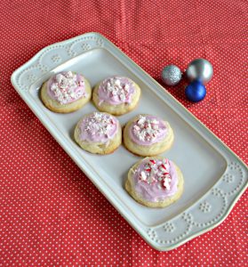 Looking for the perfect Christmas cookie? Check out my delicious Peppermint Meltaway Cookies!