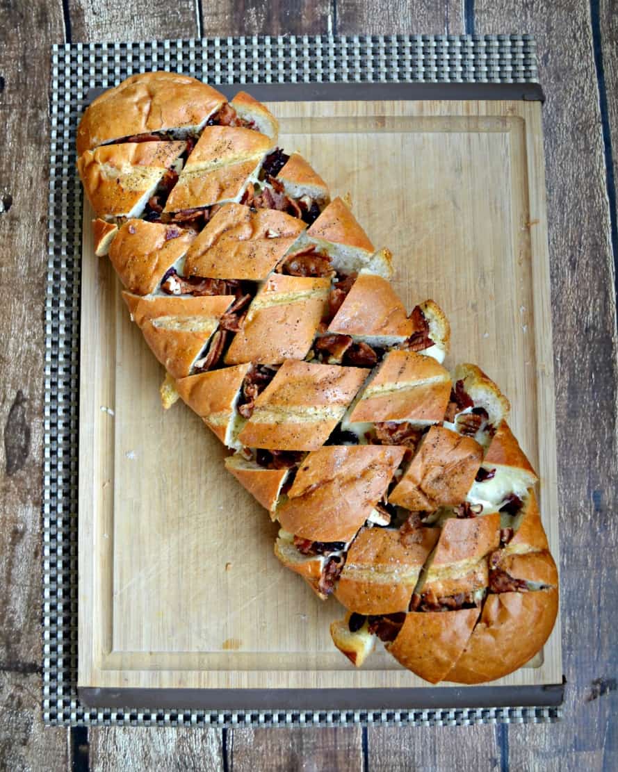 Baked Brie, Bacon, and Cranberry Pull Apart Bread