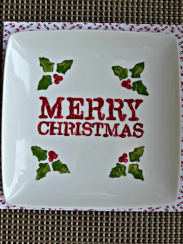 How fun is this DIY Christmas Cookie Plate?