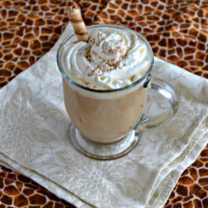 I can't get enough of this Cinnamon Cookie Butter Latte this winter!