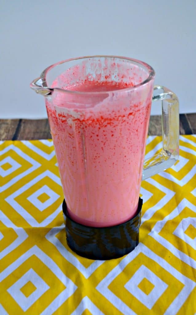 Mix up a batch of Strawberry Yogurt Pops in the blender!
