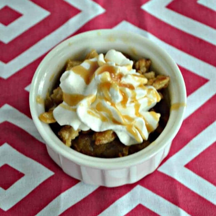Looking for an easy dessert to feed a crowd? Give this Caramel Apple Pecan Cobbler a try!