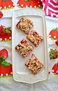 Strawberry Pie Bars with crumble topping